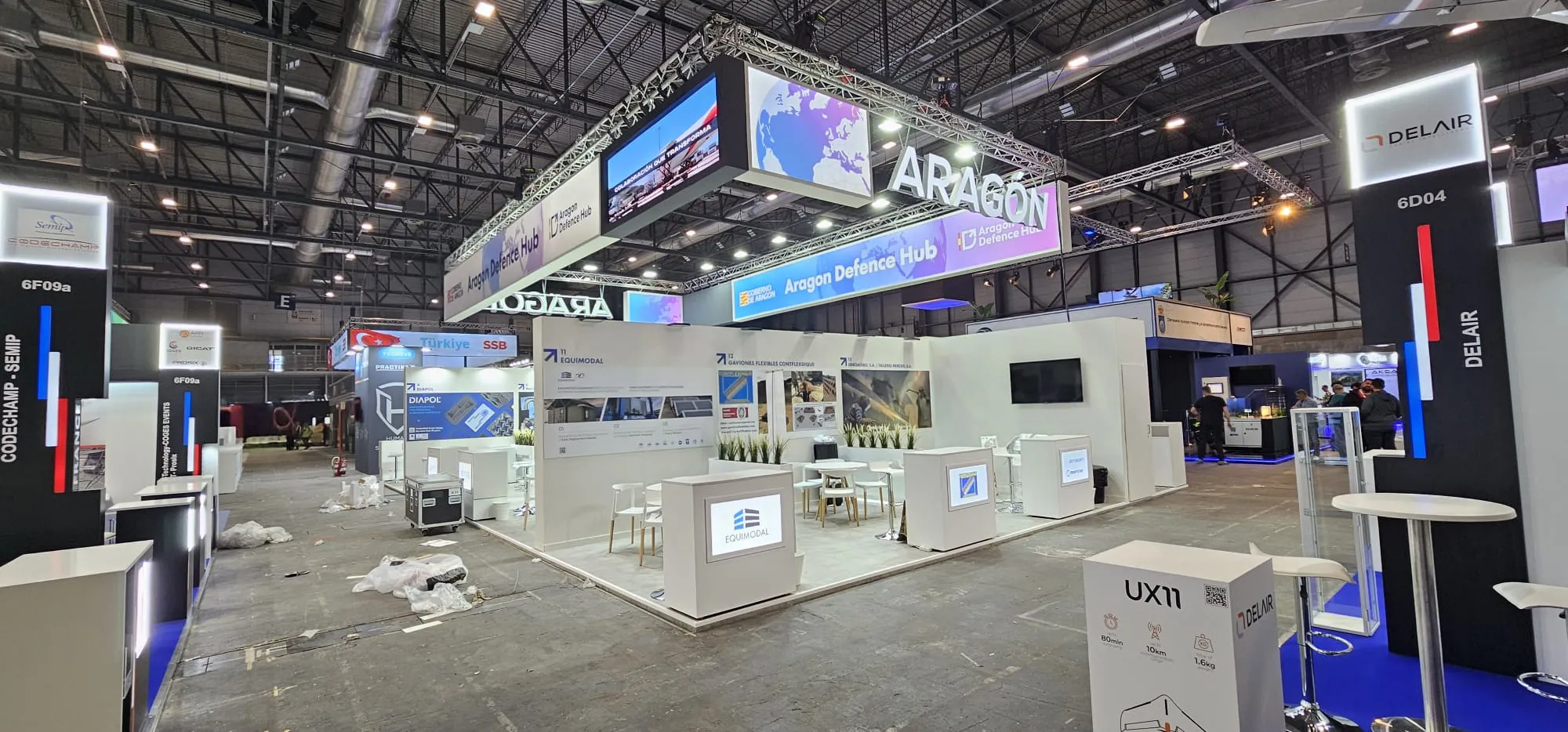 Diseño y montaje de stand institucional para el sector defensa en feria FEINDEF Madrid