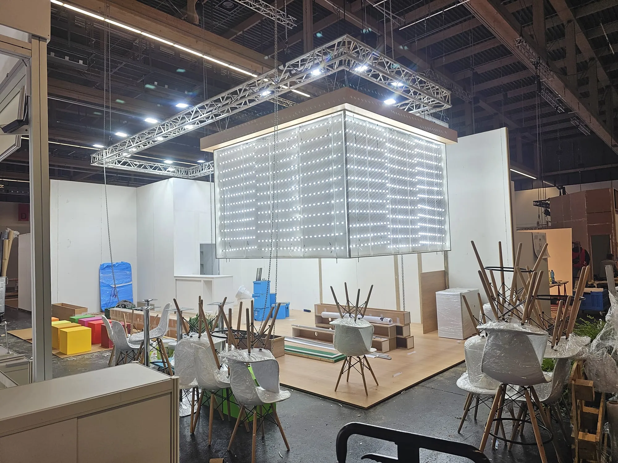 Construcción de stand llave en mano para feria internacional en Madrid