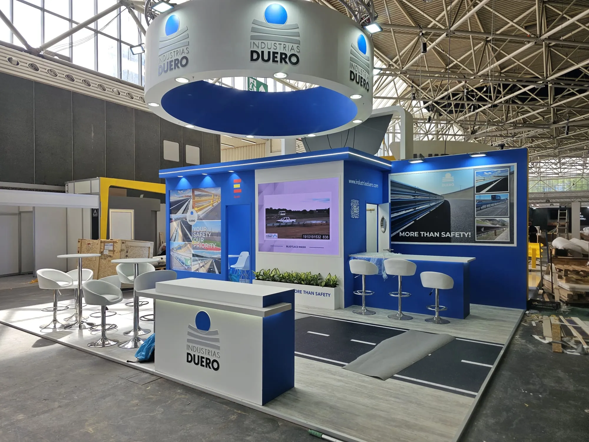 Estructura de stand en feria Trafic Madrid para sector seguridad vial